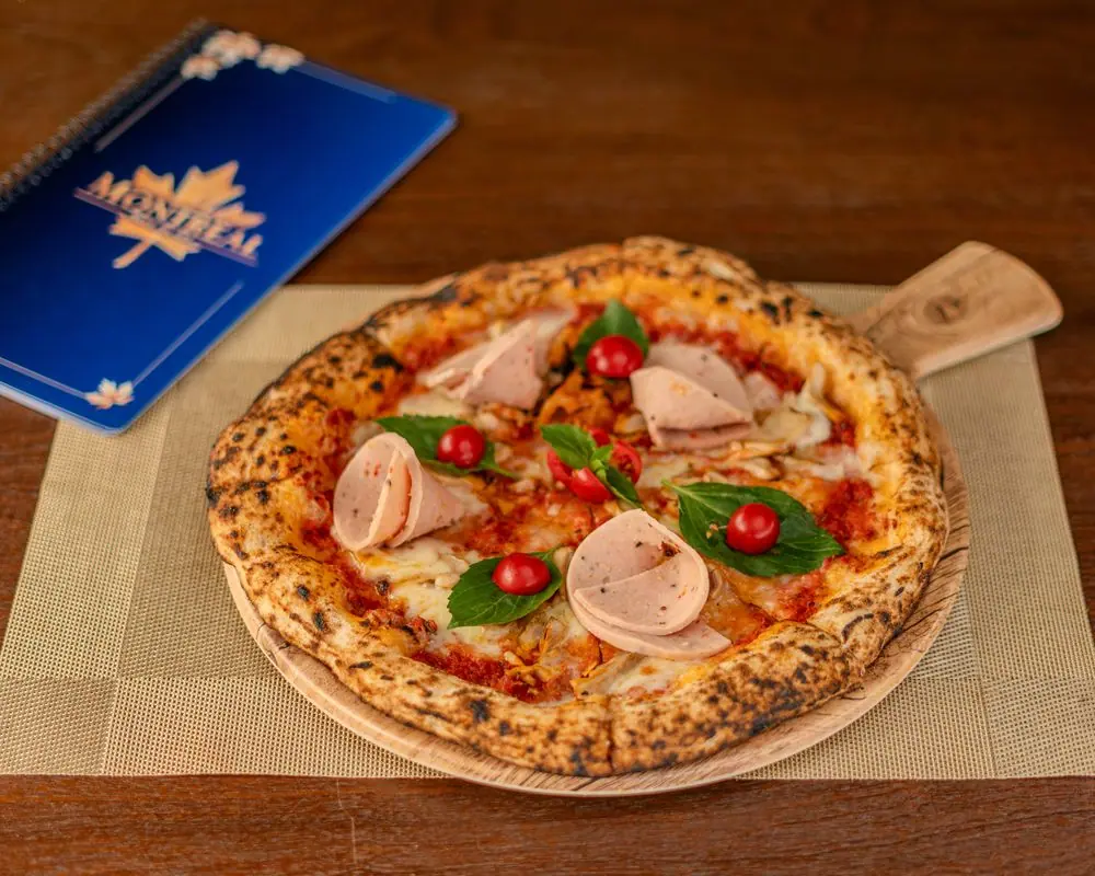 Pizza jambon & basilic — Montréal